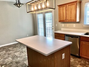 16213 Peachmont Dr in Cornelius, NC - Foto de edificio - Building Photo