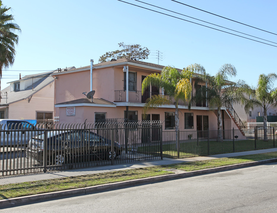 6200 Hollenbeck St in Huntington Park, CA - Foto de edificio