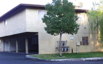 1321 Barstow Rd in Barstow, CA - Foto de edificio - Building Photo