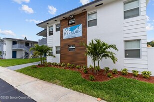 1029 Park Dr in Indian Harbour Beach, FL - Building Photo
