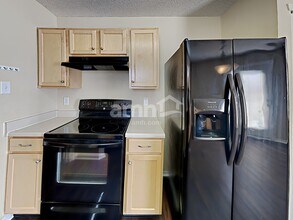 6887 Merritt Ridge Way in Avon, IN - Foto de edificio - Building Photo