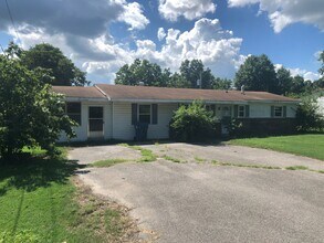915 W Almar St in Malden, MO - Building Photo - Building Photo