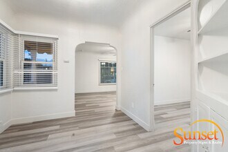 4926 Del Monte Ave in San Diego, CA - Building Photo - Building Photo