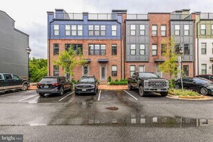 5268 Old Main St in Henrico, VA - Building Photo