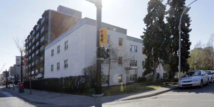 The Huntington Apartments in Calgary, AB - Building Photo - Building Photo