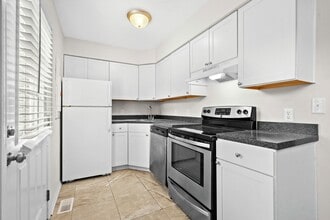 1012 Bay Dr in Myrtle Beach, SC - Building Photo - Building Photo