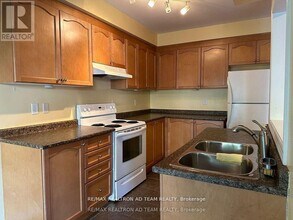 15 Latitude Ln in Whitchurch-Stouffville, ON - Building Photo - Building Photo