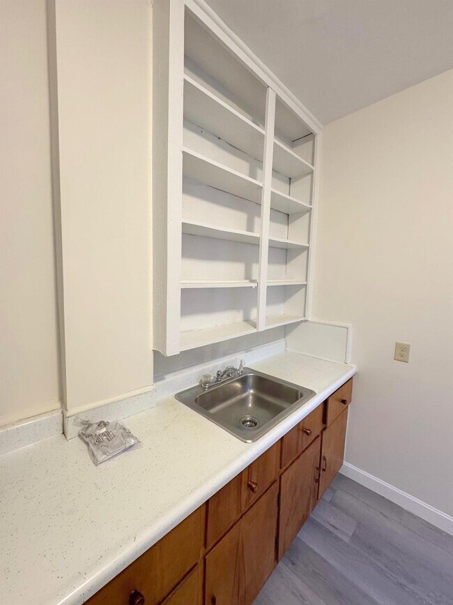 250 Beacon St, Unit 1R in Somerville, MA - Building Photo - Building Photo