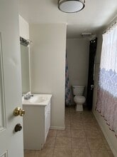 276 Adams St, Unit B in Twin Falls, ID - Foto de edificio - Building Photo