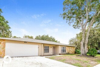 1103 Briarpark Way in Valrico, FL - Building Photo - Building Photo