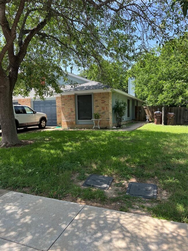 2110 Redwing Way in Round Rock, TX - Building Photo - Building Photo