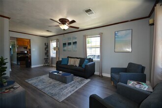 1217 9th Ave N in Texas City, TX - Building Photo - Building Photo