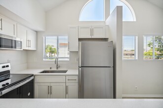 Newport Palms Apartments in Costa Mesa, CA - Building Photo - Building Photo