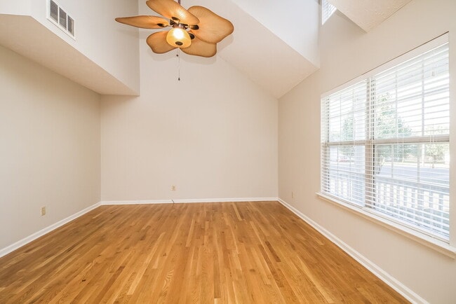 300 Vernon Traylor Dr in Smyrna, TN - Building Photo - Building Photo