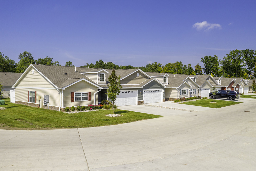 Redwood Shelby Township in Shelby Township, MI - Foto de edificio