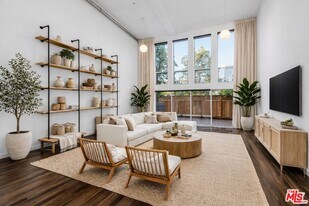 4215 Glencoe Ave in Marina Del Rey, CA - Building Photo