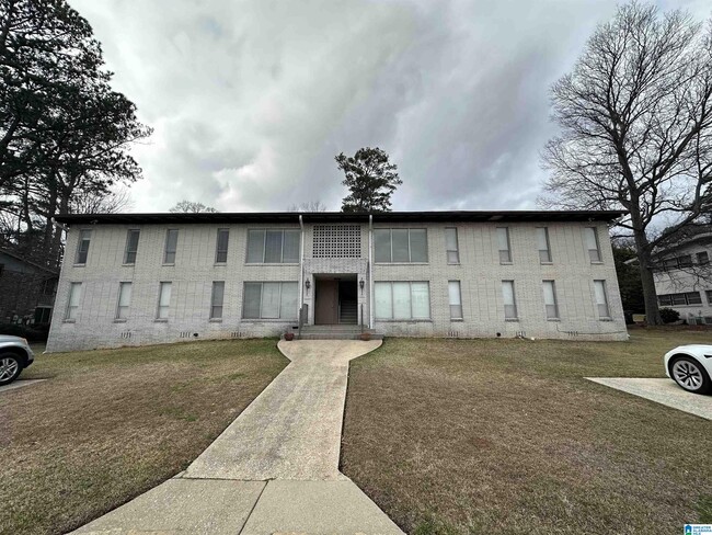 1834 MONTCLAIR LANE C