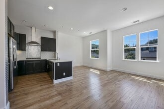 12 Merrydale Ct in San Rafael, CA - Building Photo - Building Photo