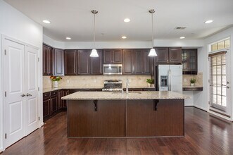 25890 Racing Sun Dr in Aldie, VA - Building Photo - Building Photo