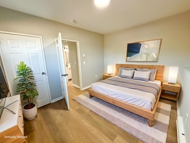 693 Washington St, Unit 1A in Middletown, CT - Building Photo