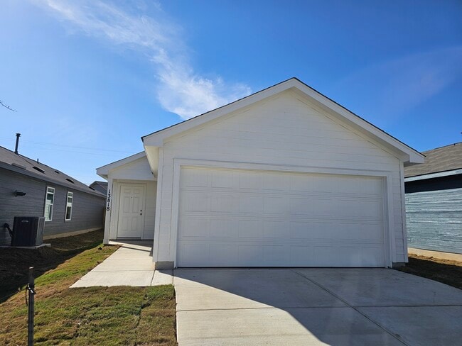 13818 Appleton Wy