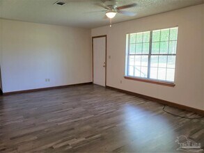 733 Neal Rd in Cantonment, FL - Building Photo - Building Photo