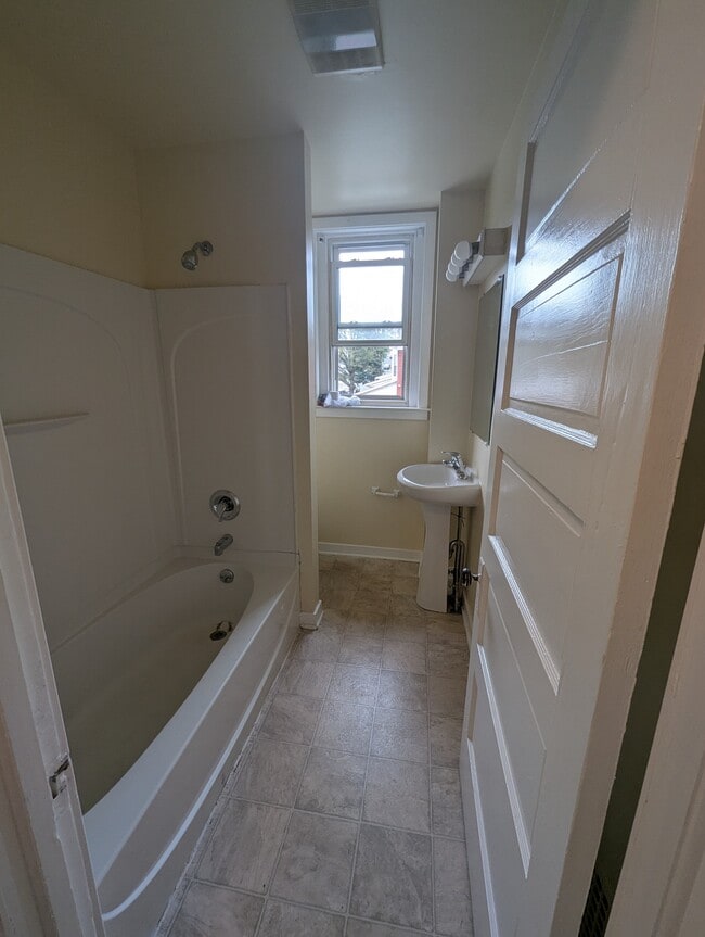 property at 117 E Greenwich St