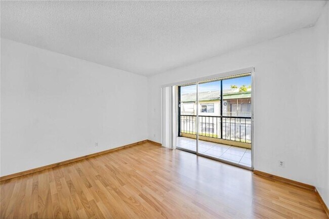 4149 NW 90th Ave, Unit 202 in Coral Springs, FL - Building Photo - Building Photo