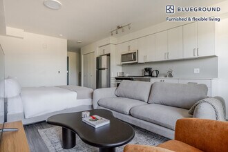 4609 Union Bay Pl NE in Seattle, WA - Building Photo - Building Photo