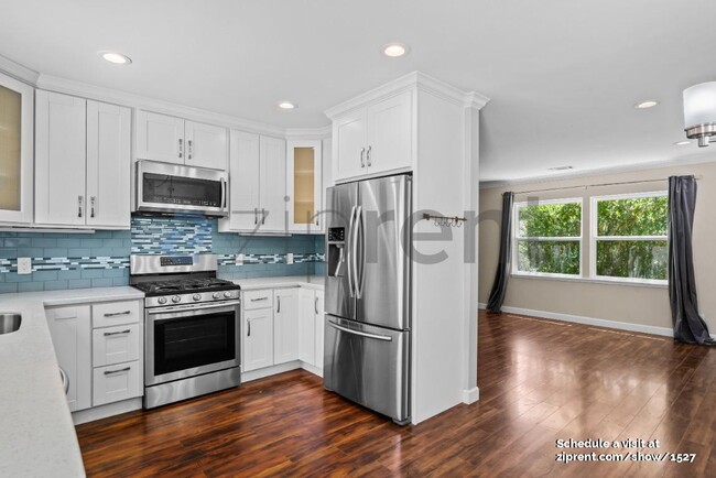 property at 1133 Lovell Ave