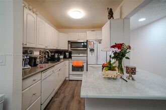 9000 SW 137th St in Miami, FL - Building Photo - Building Photo