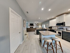 5494 Thornbush Dr in Fort Worth, TX - Building Photo - Building Photo