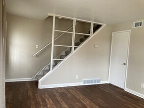 1660 Bailey Rd in Cuyahoga Falls, OH - Building Photo - Building Photo