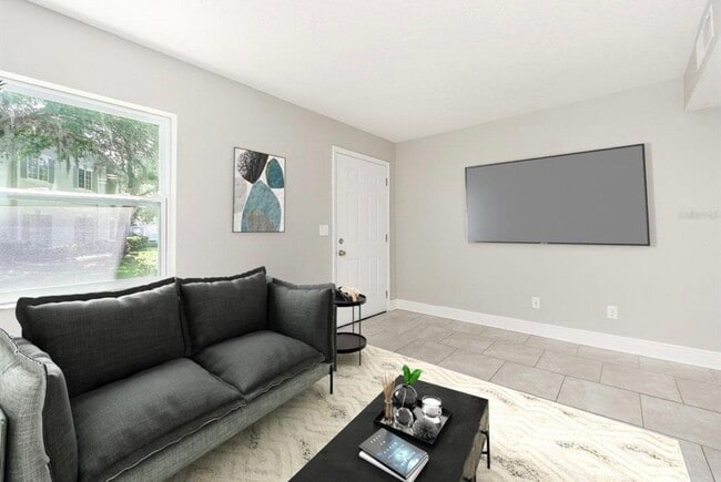 7246 E Bank Dr in Tampa, FL - Building Photo - Building Photo