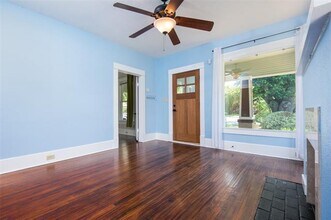 732 N Winnetka Ave in Dallas, TX - Building Photo - Building Photo