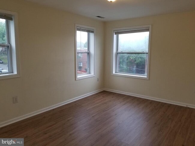 property at 3865 Halley Terrace SE