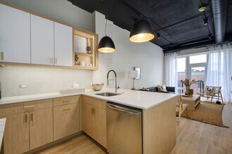 2725 N Thatcher Ave in River Grove, IL - Foto de edificio - Building Photo