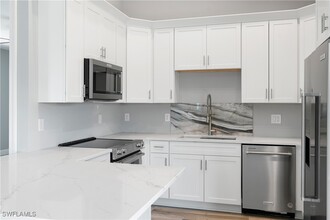 925 NE 11th Terrace in Cape Coral, FL - Building Photo - Building Photo