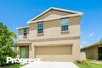 15423 Dark Star Ln in Sun City Center, FL - Foto de edificio - Building Photo