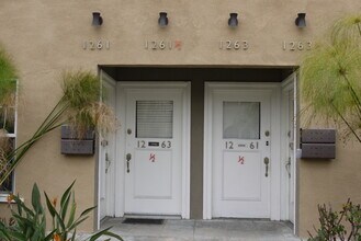 1263 S Plymouth Blvd, Unit 1263.5 in Los Angeles, CA - Building Photo - Building Photo