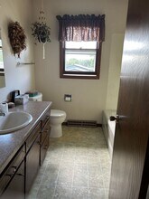 1227 4th Ave E in Dickinson, ND - Building Photo - Building Photo