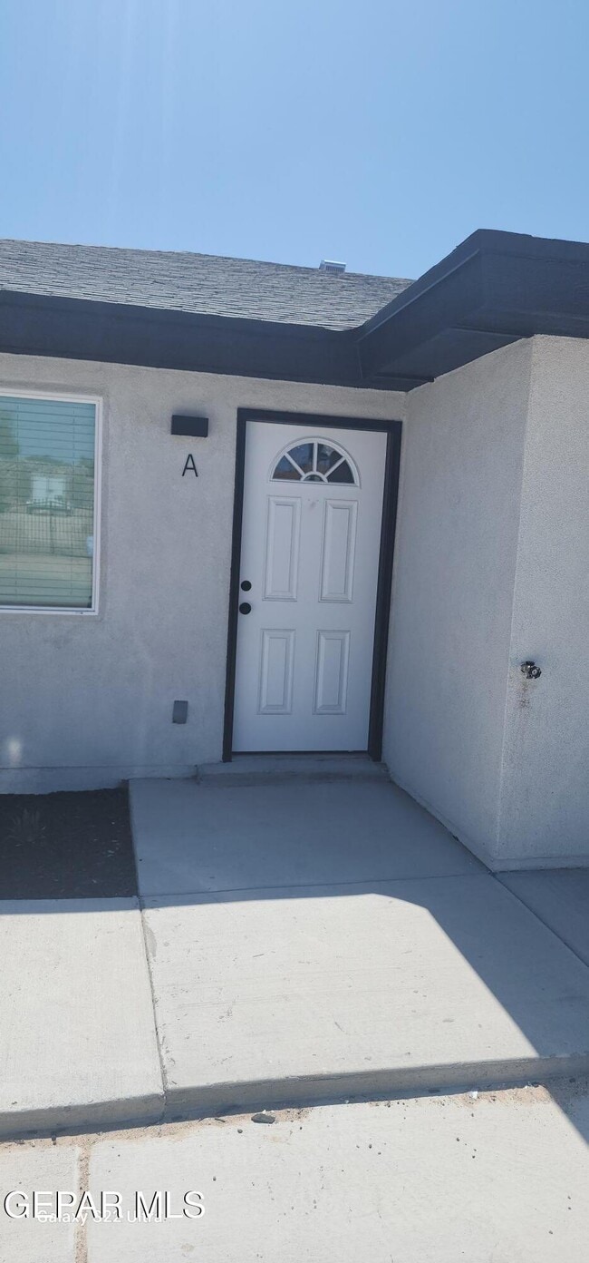 1483 O Sullivan Dr in Horizon City, TX - Building Photo - Building Photo