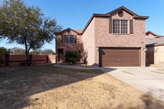 2122 Mallorca Dr in Laredo, TX - Building Photo - Building Photo