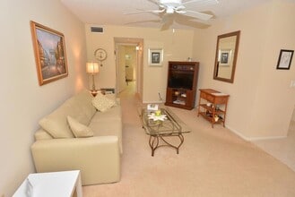 1225 NW 21st St, Unit 21-2105 in Stuart, FL - Building Photo - Building Photo