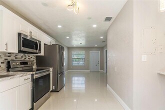 270 NW 81st St. in Miami, FL - Building Photo - Building Photo