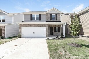 10911 Wheeler Trce in Hampton, GA - Building Photo