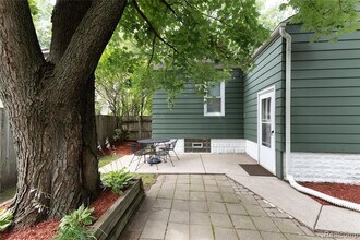 914 N Maple Ave in Royal Oak, MI - Building Photo - Building Photo