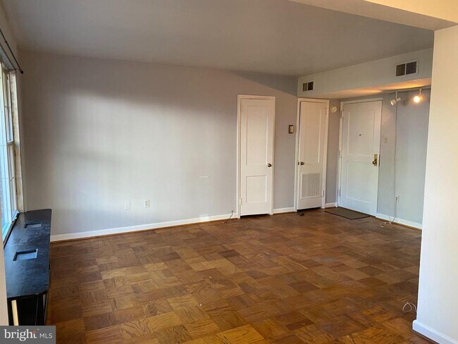 1300 N Meade St in Arlington, VA - Building Photo - Building Photo