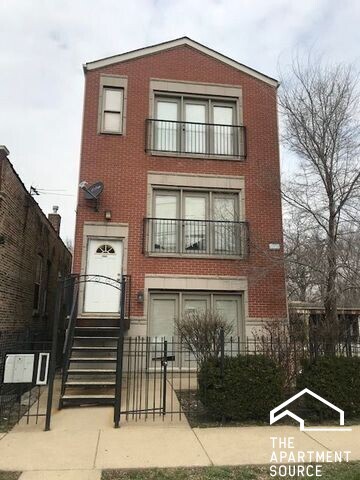 2902 W Fillmore St in Chicago, IL - Building Photo