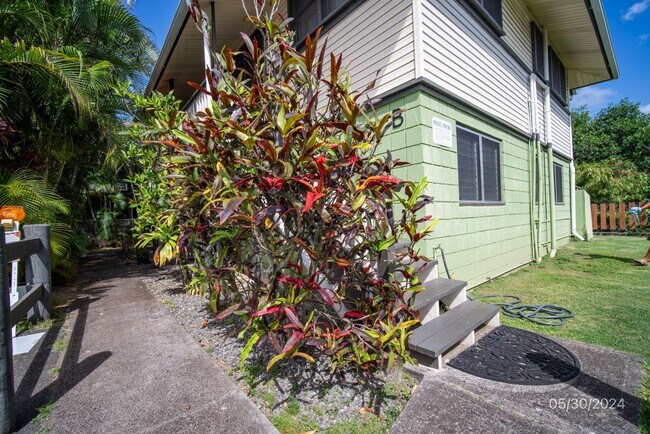 725 Kihapai Pl in Kailua, HI - Building Photo - Building Photo